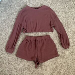 This is a super adorable maroon sleep set!